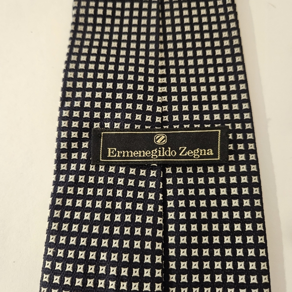 Two Ermenegildo Zegna Silk Ties - Picture 5 of 5